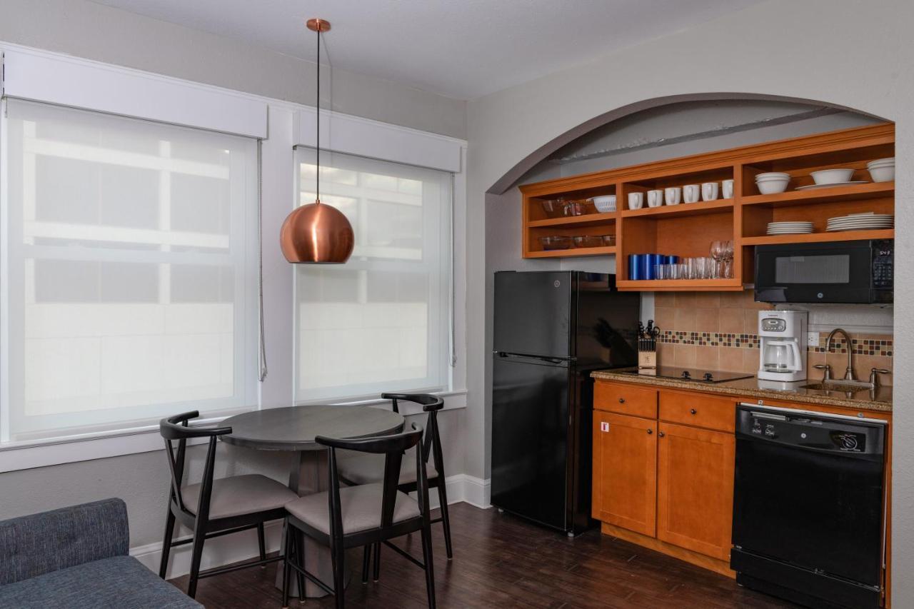 One-Bedroom Apartment,1091761458:JPEG